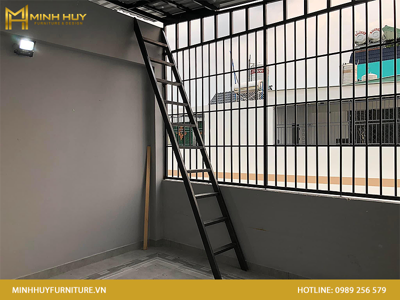 Giá khung sắt bảo vệ sân thượng