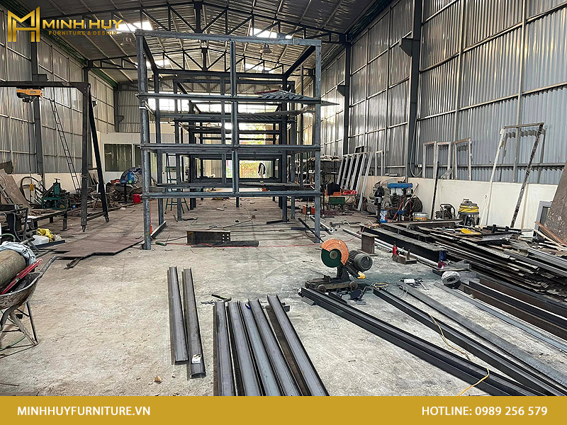 Giá khung sắt bảo vệ sân thượng