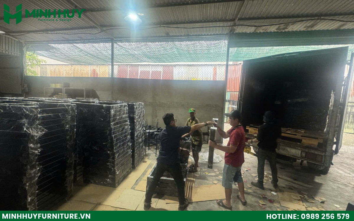 giá thiết kế và thi công nội thất quán cafe sân vườn