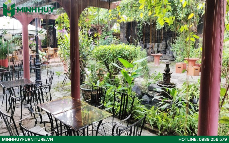 Mau thiet ke quan cafe san vuon dep