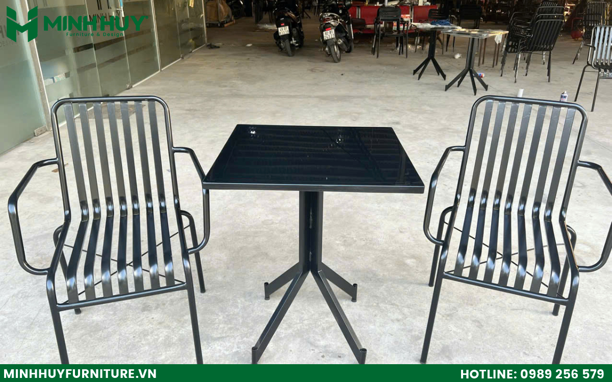 mẫu bàn ghế cafe phong cách công nghiệp