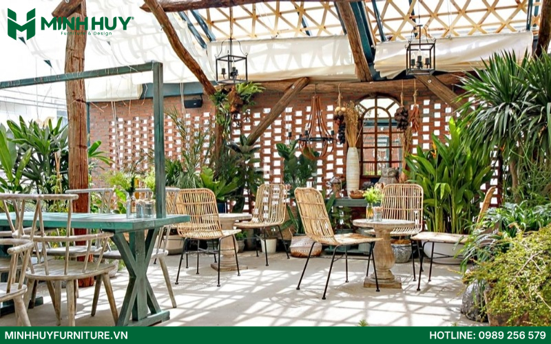 Bao gia thiet ke noi that quan cafe san vuon