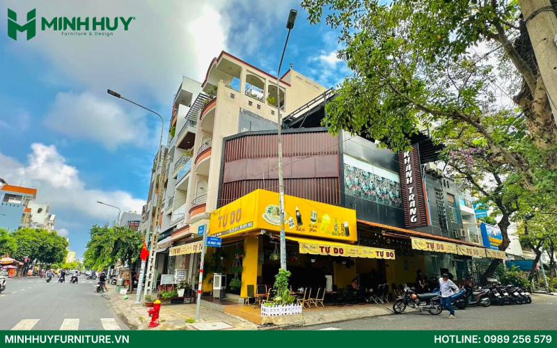 Tiệm Cà Phê Tự Do
