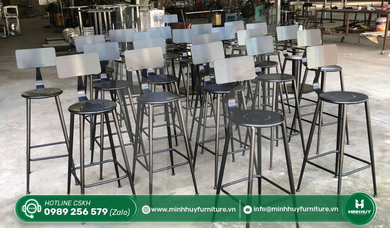 mẫu bàn ghế sắt chân cao kiểu bar