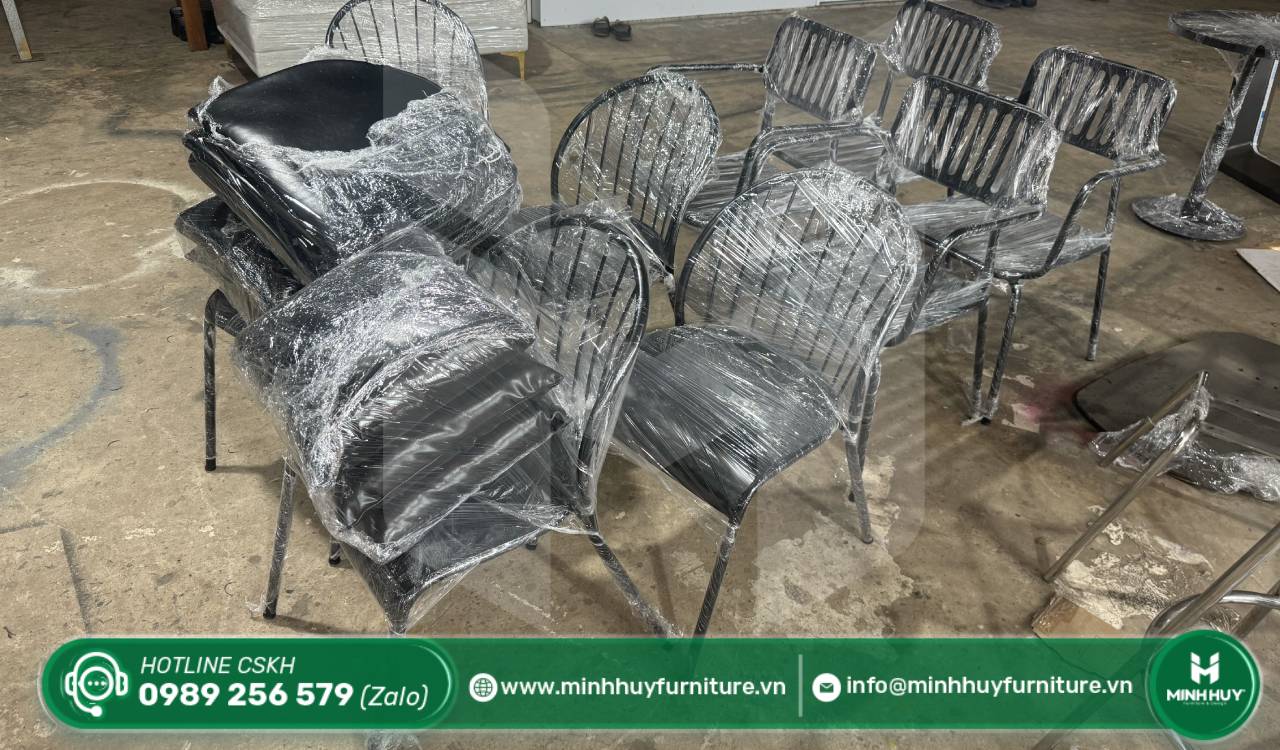Minh Huy Furniture mang đến nhiều mẫu bàn ghế sắt decor ban công đẹp