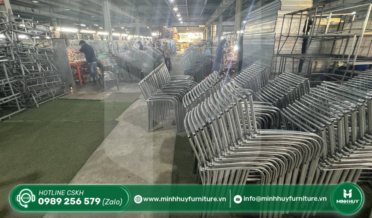 Kinh nghiệm chọn mẫu bàn ghế sắt decor ban công phù hợp