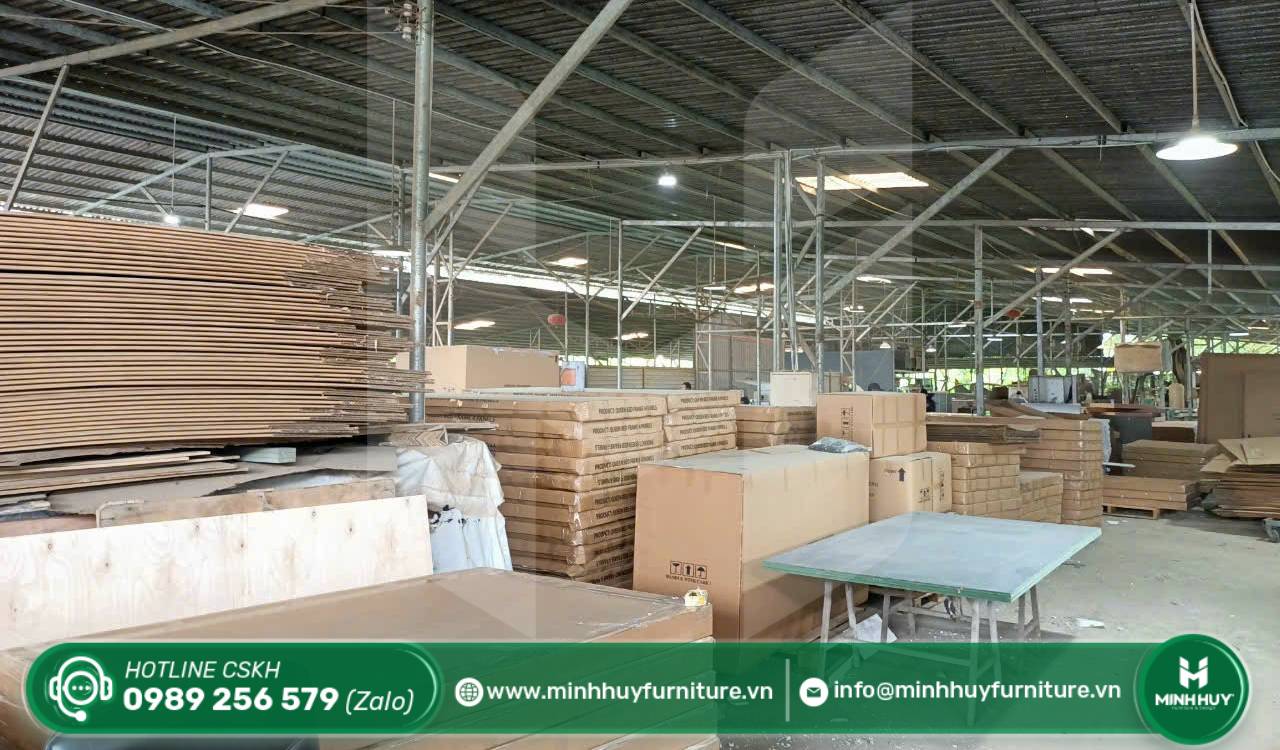 mẫu bàn ghế sắt sân vườn có mái che đẹp