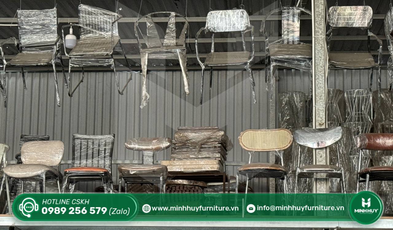 Đơn vị cung cấp mẫu bàn ghế sắt kết hợp mặt gỗ chất lượng