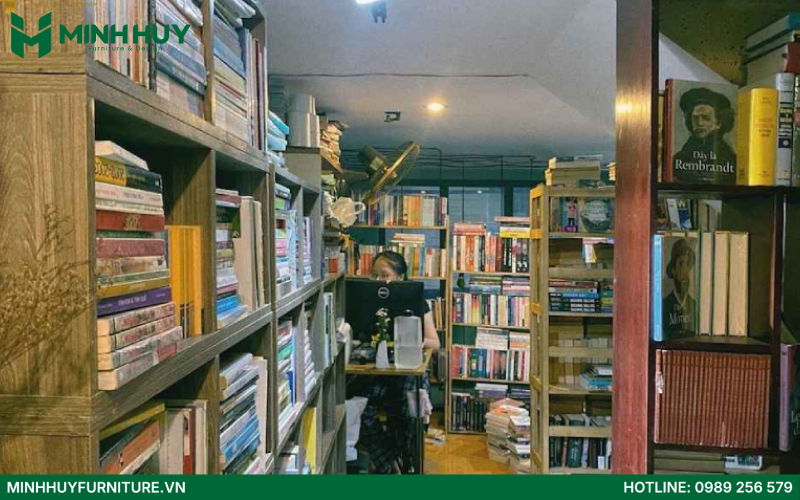 Slowee Coffee & Books