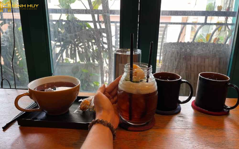 Slowee Coffee & Books