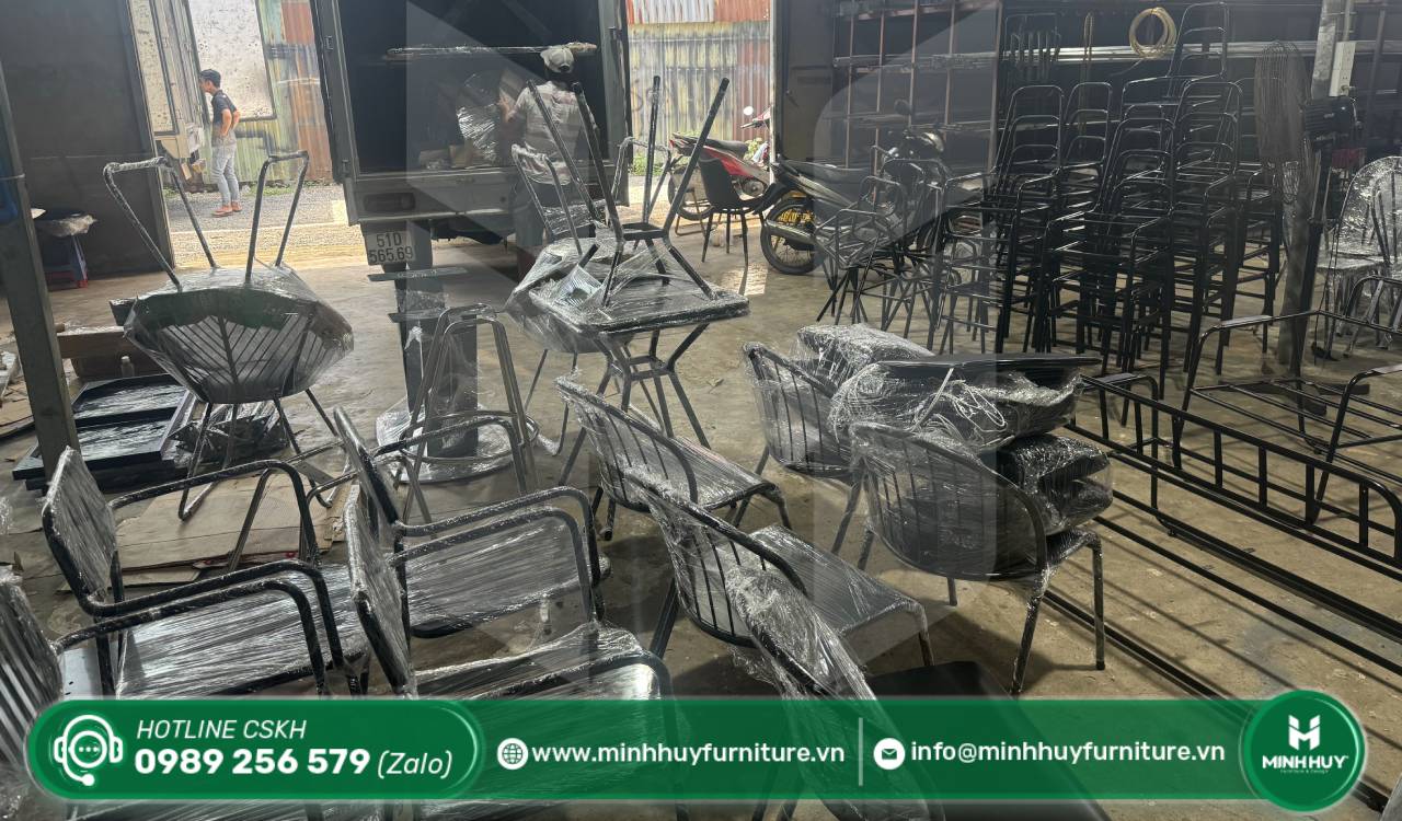 Đơn vị cung cấp mẫu bàn ghế sắt kết hợp mặt gỗ chất lượng
