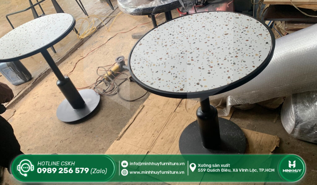 Bàn cafe tròn mặt đá chân sắt MHB001