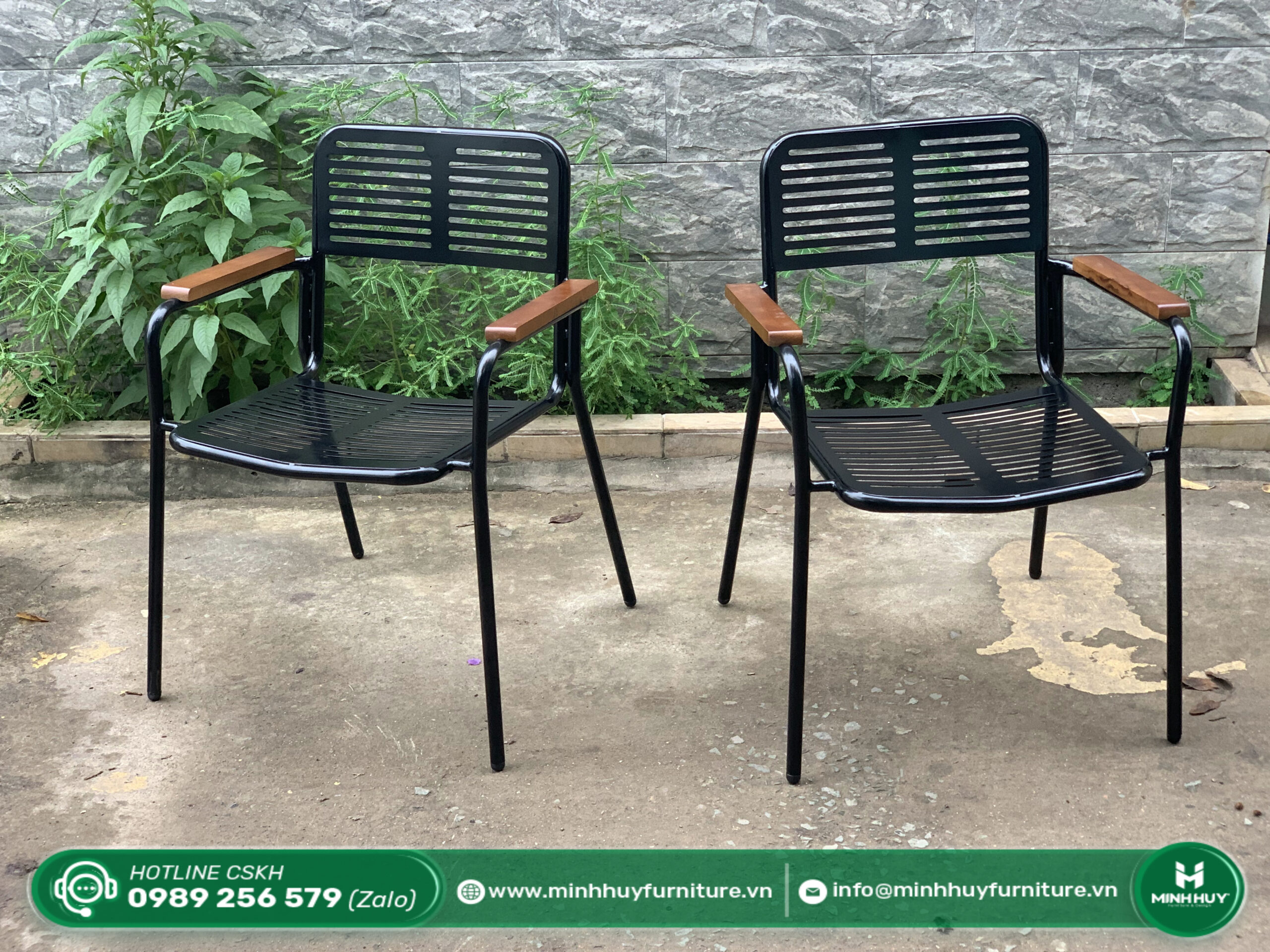 Hình ảnh thực tế mẫu Ghế Cafe Sắt Đen Tay Gỗ MH115