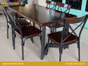Bàn ăn khung sắt mặt gỗ