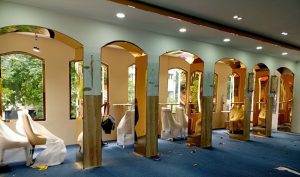 mẫu ốp tường inox mạ vàng đẹp
